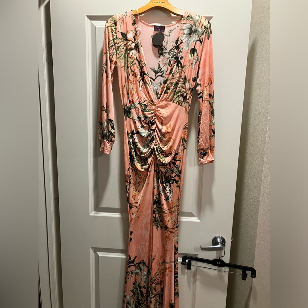 Hot Miami styles floral print dress.  Long sleeve.  Size-M.  New with tags